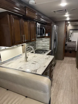 2020 THOR MOTOR COACH CHALLENGER photo 10