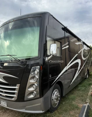 2020 THOR MOTOR COACH CHALLENGER photo 2