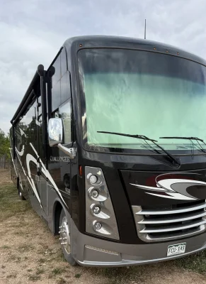 2020 THOR MOTOR COACH CHALLENGER photo 3