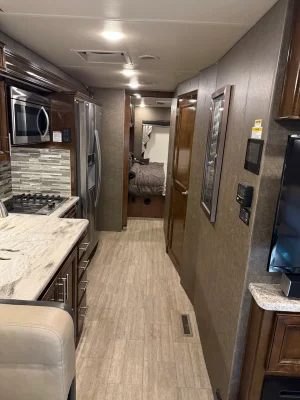 2020 THOR MOTOR COACH CHALLENGER photo 11