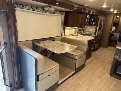 2020 THOR MOTOR COACH CHALLENGER photo 9