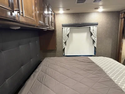 2020 THOR MOTOR COACH CHALLENGER photo 17