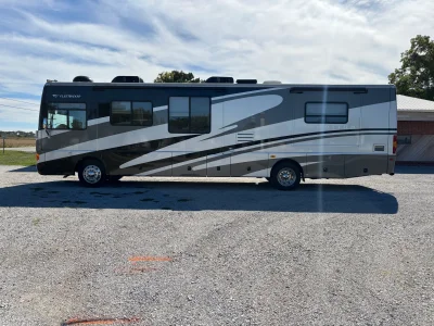 2006 FLEETWOOD EXCURSION photo 3