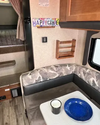 2020 Lance 850 Truck Camper photo 37