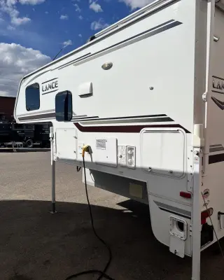 2020 Lance 850 Truck Camper photo 13
