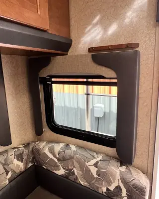2020 Lance 850 Truck Camper photo 33
