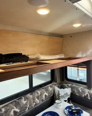 2020 Lance 850 Truck Camper photo 28