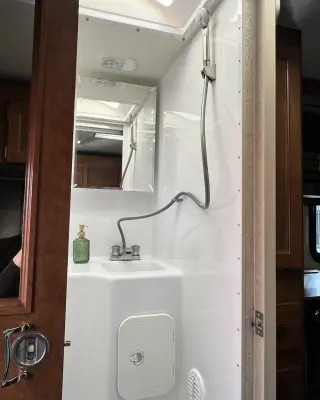 2020 Lance 850 Truck Camper photo 49