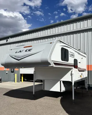 2020 Lance 850 Truck Camper photo 4