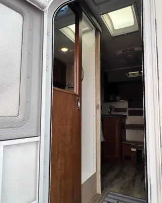 2020 Lance 850 Truck Camper photo 26