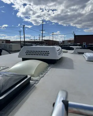 2020 Lance 850 Truck Camper photo 17