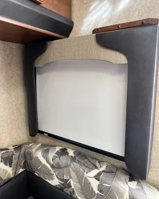 2020 Lance 850 Truck Camper photo 35