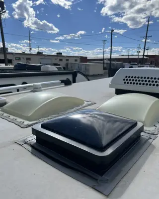 2020 Lance 850 Truck Camper photo 16