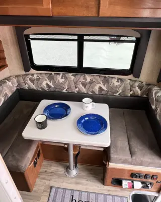 2020 Lance 850 Truck Camper photo 27