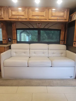 2016 TIFFIN MOTORHOMES PHAETON photo 9