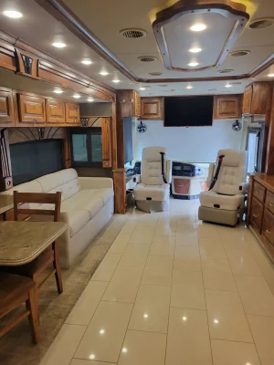 2016 TIFFIN MOTORHOMES PHAETON photo 5