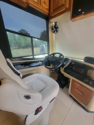 2016 TIFFIN MOTORHOMES PHAETON photo 14