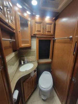 2016 TIFFIN MOTORHOMES PHAETON photo 18
