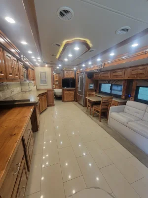 2016 TIFFIN MOTORHOMES PHAETON photo 17
