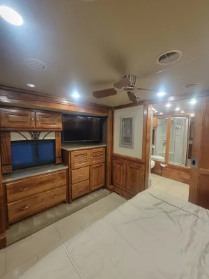 2016 TIFFIN MOTORHOMES PHAETON photo 19