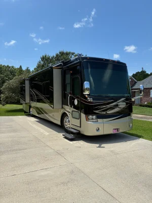 Used 2009 Tiffin Motorhomes Phaeton 40 Qth