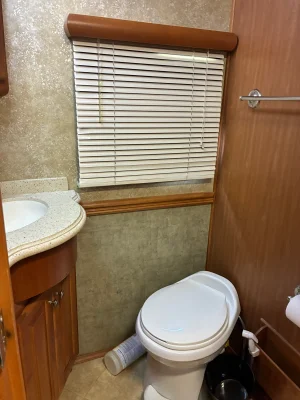 2009 TIFFIN MOTORHOMES PHAETON photo 17