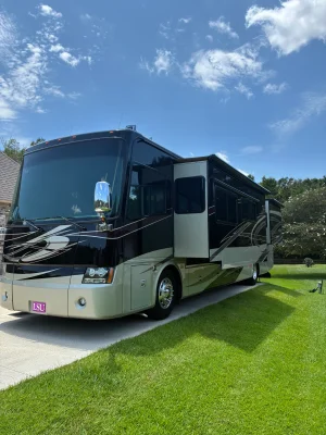 2009 TIFFIN MOTORHOMES PHAETON photo 2