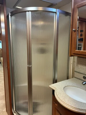 2009 TIFFIN MOTORHOMES PHAETON photo 16