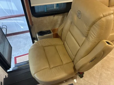 2009 TIFFIN MOTORHOMES PHAETON photo 24
