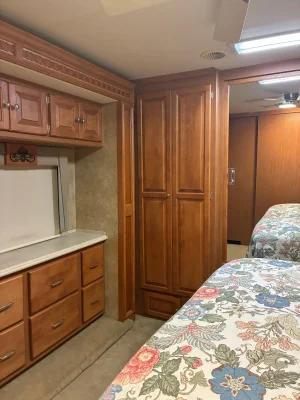 2009 TIFFIN MOTORHOMES PHAETON photo 19