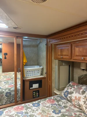 2009 TIFFIN MOTORHOMES PHAETON photo 28