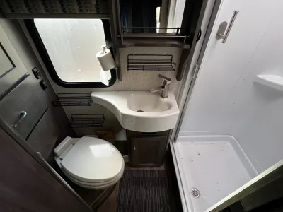 2018 WINNEBAGO FUSE photo 22