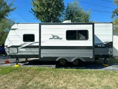 2022 JAYCO JAY FLIGHT SLX photo 2