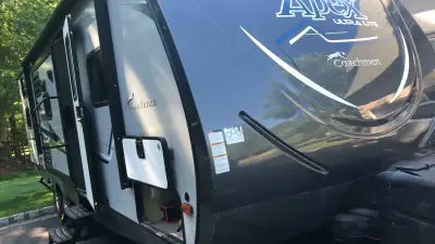 Used 2018 Coachmen Apex 276BHSS