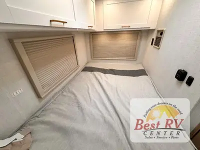 2027 Thor Motor Coach Four Winds photo 37