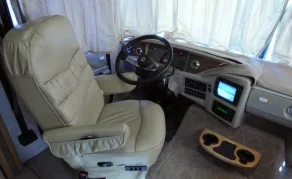 2005 FLEETWOOD PACE ARROW photo 11
