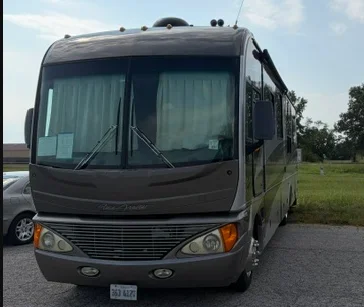 Used 2005 Fleetwood Pace Arrow 37C