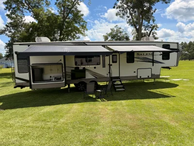 Used 2023 Forest River Salem Hemisphere 35RE