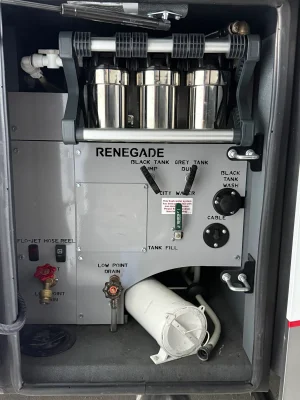 2023 RENEGADE EXPLORER photo 3