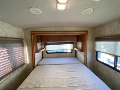 2009 Itasca Navion iQ photo 34
