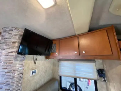 2009 Itasca Navion iQ photo 17