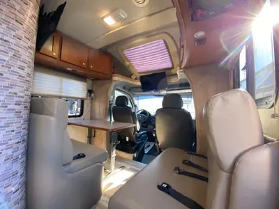 2009 Itasca Navion iQ photo 12