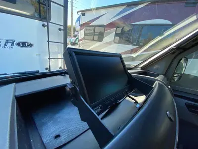 2009 Itasca Navion iQ photo 47