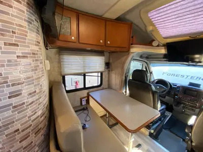 2009 Itasca Navion iQ photo 15