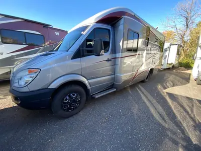 2009 Itasca Navion iQ photo 5