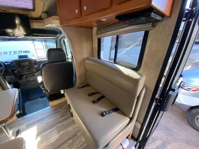 2009 Itasca Navion iQ photo 19