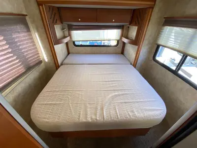 2009 Itasca Navion iQ photo 35