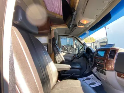 2009 Itasca Navion iQ photo 45