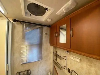2009 Itasca Navion iQ photo 39