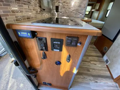 2009 Itasca Navion iQ photo 24